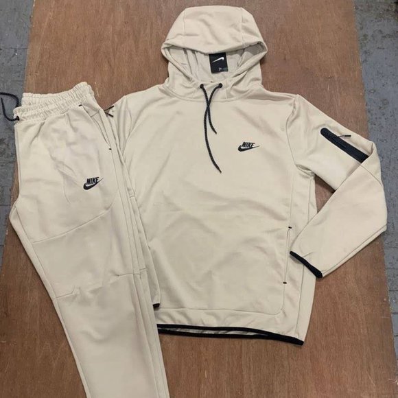 https://poshmark.com/listing/Men-XL-Burgundy-Nike-Sweatsuit-613406f3275e558bc0c5d654
